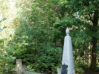 NL, Limburg, Gulpen-Wittem, boundary post Teuveneberg 1, Saxifraga-Foto Fitis-Sytske Dijksen